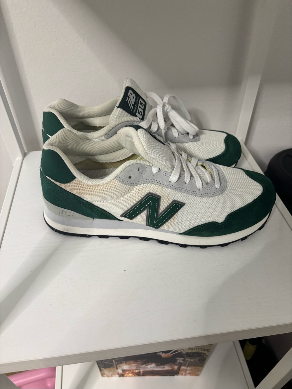 New Balance White and Dark Green Retro Sneakers size 10 - Picture 3 of 4